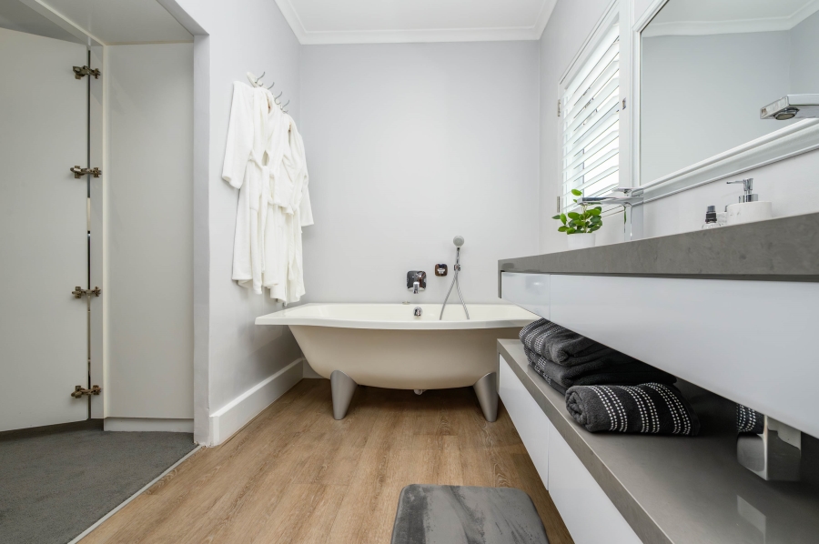 4 Bedroom Property for Sale in Summerstrand Eastern Cape